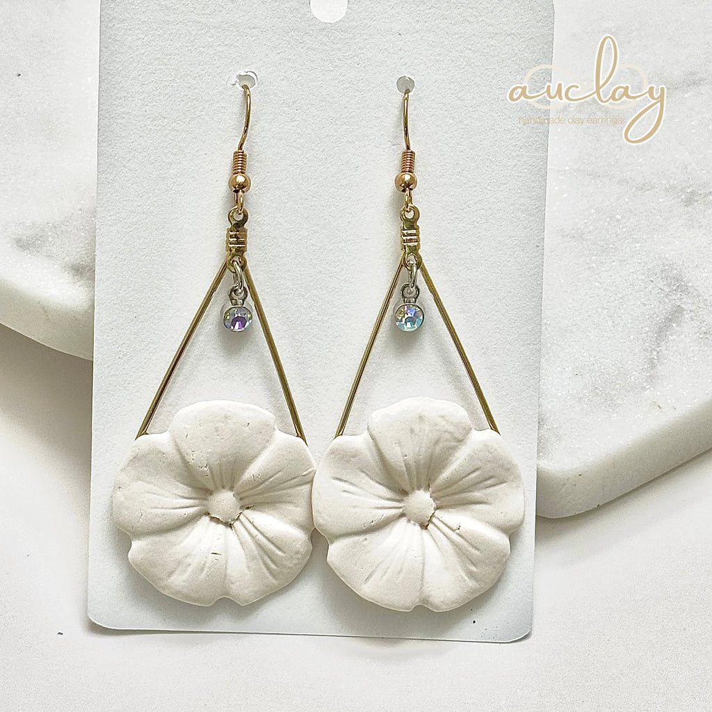 Chanti Statement White Gold Drop Flower