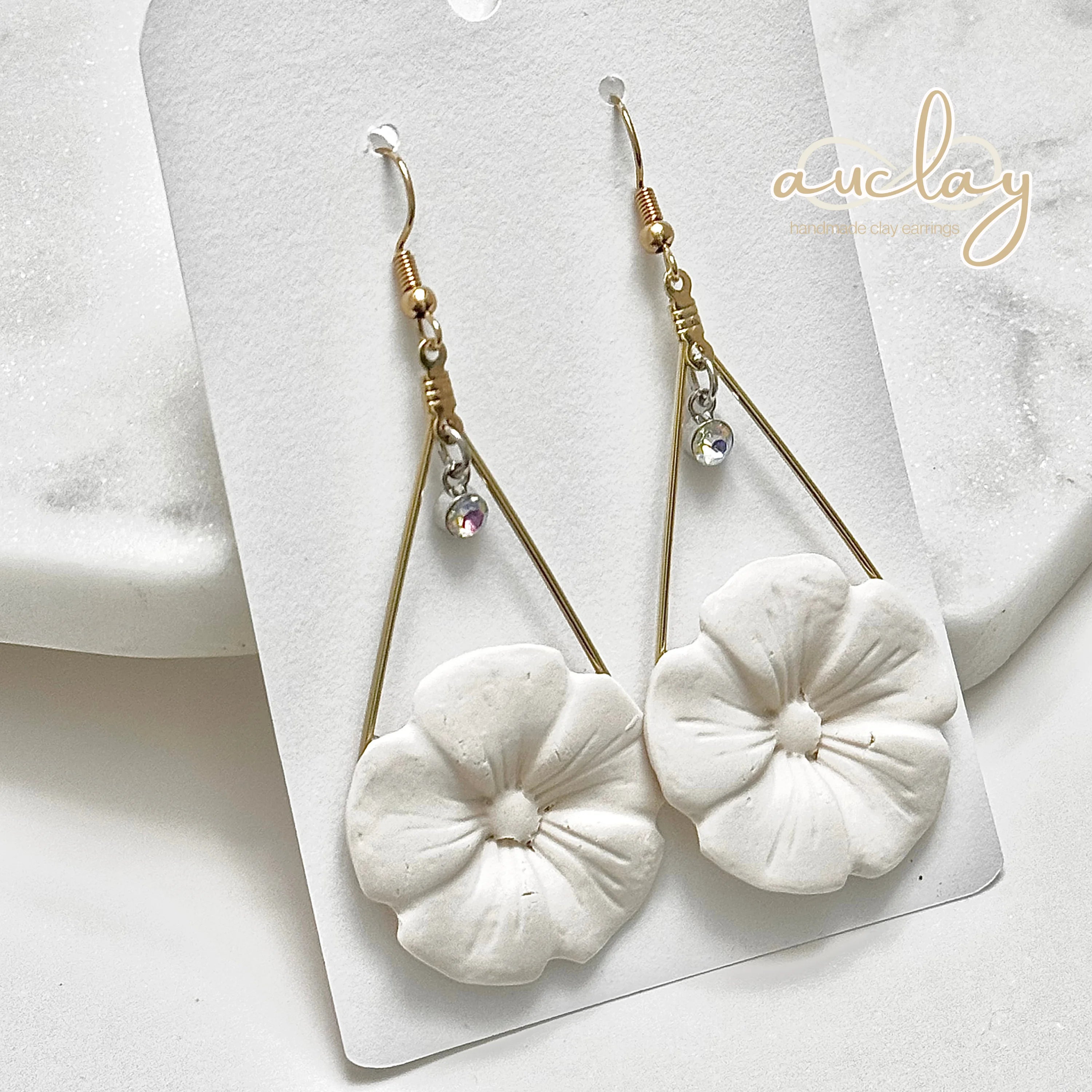 Chanti Statement White Gold Drop Flower